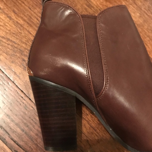 Michael Kors Women’s Booties with Heel Size 6.5 - Picture 4 of 8